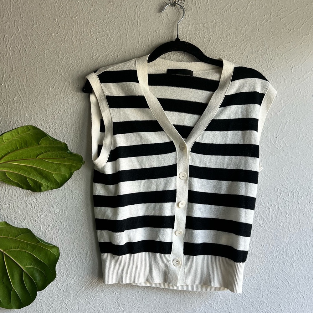 Mo&Co Black & White Striped Sleeveless Cardigan